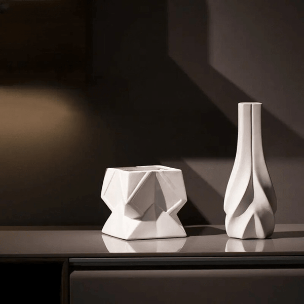 Geometric Vase ConnectRoom