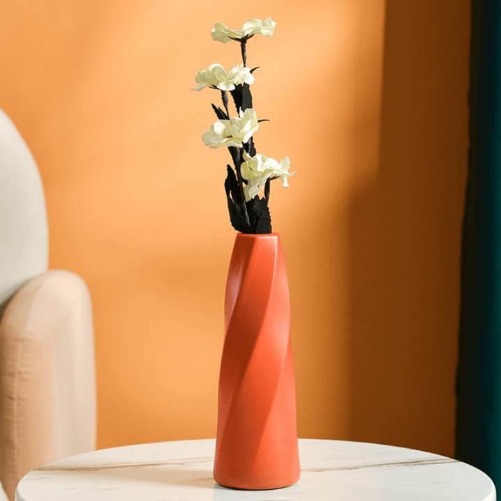 Modern Spiral Vase ConnectRoom