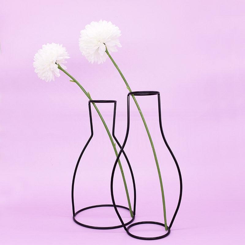 Wire Frame Vase ConnectRoom